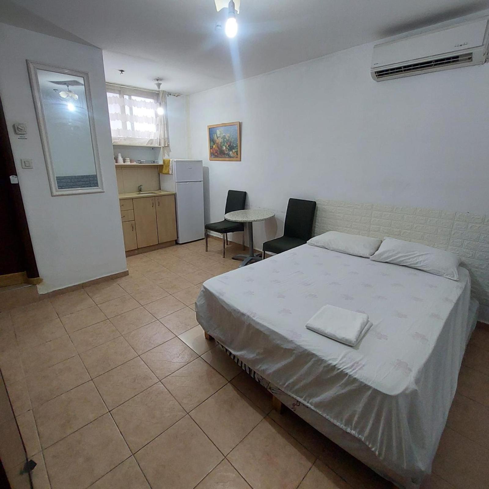 Star Guest- House Hotel Or Yehuda Екстериор снимка