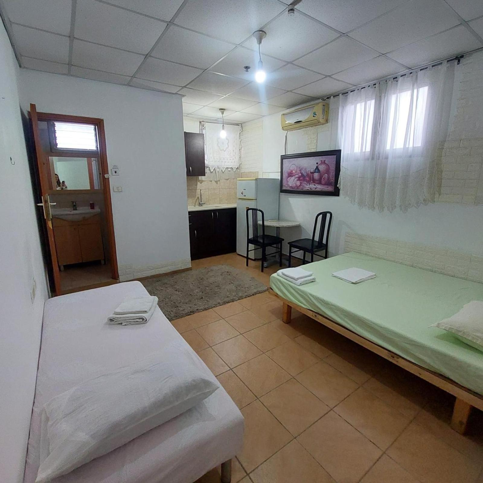 Star Guest- House Hotel Or Yehuda Екстериор снимка