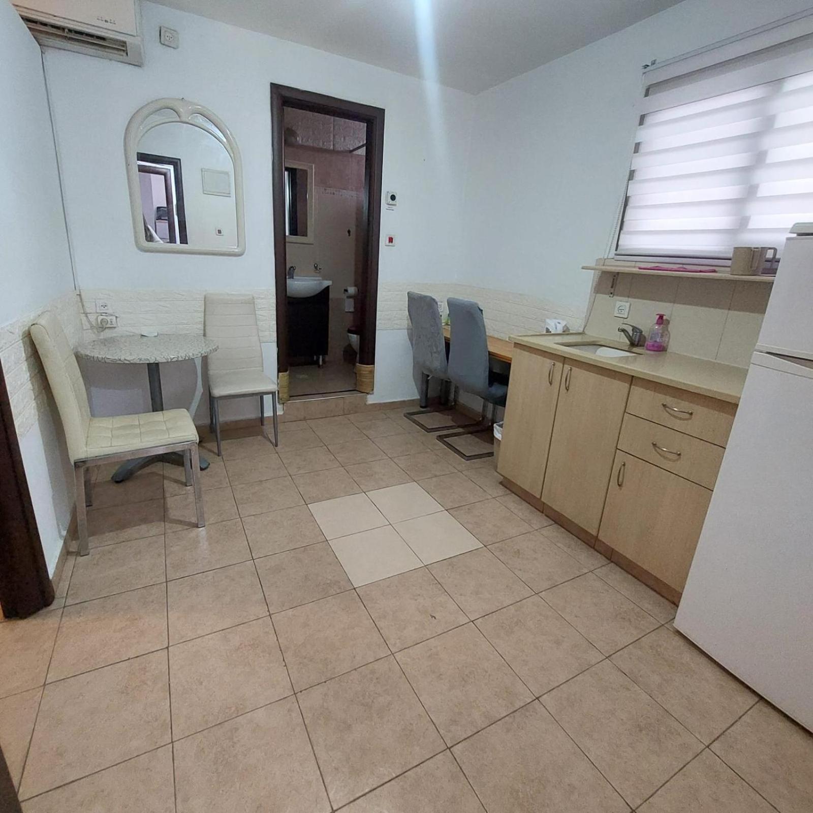 Star Guest- House Hotel Or Yehuda Екстериор снимка