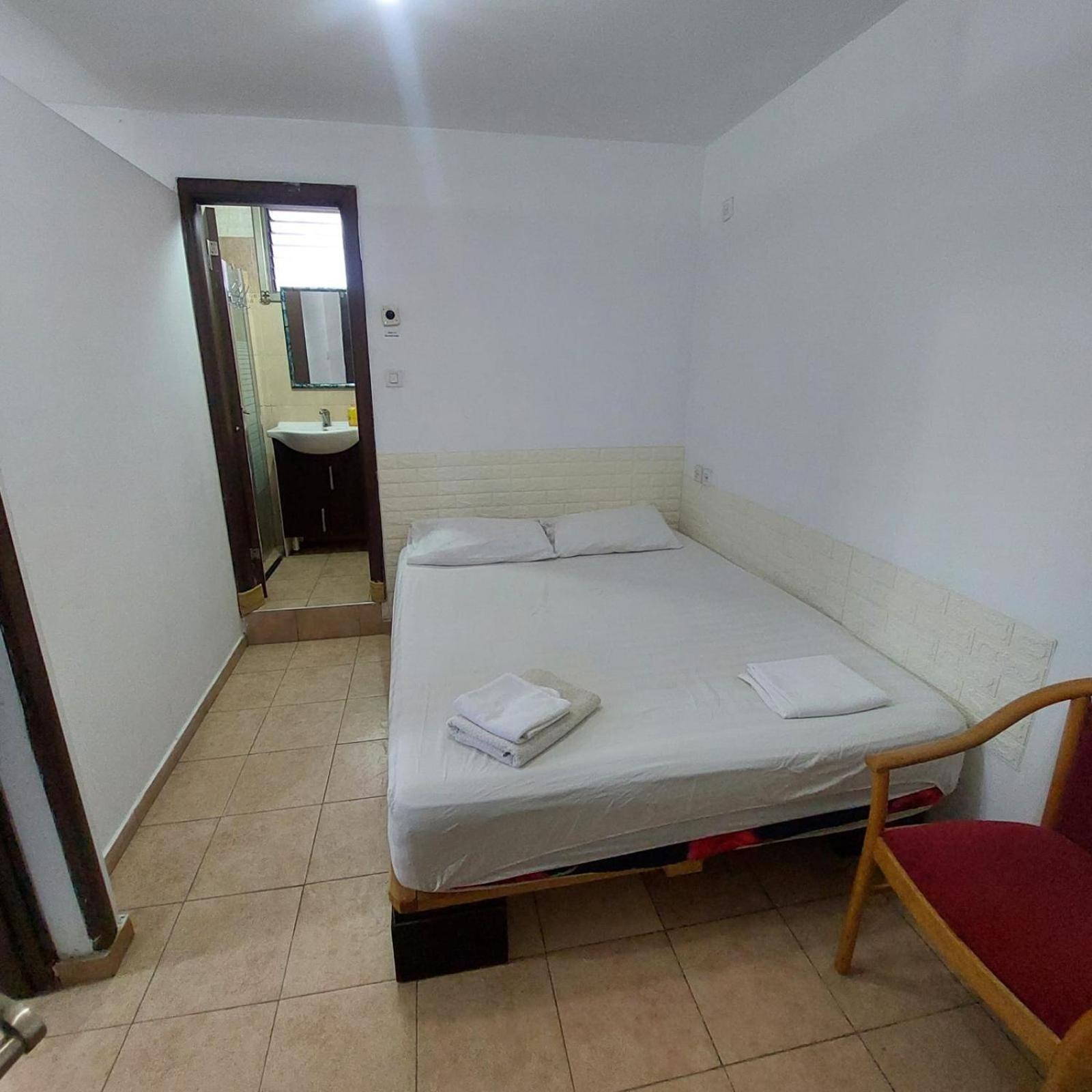 Star Guest- House Hotel Or Yehuda Екстериор снимка