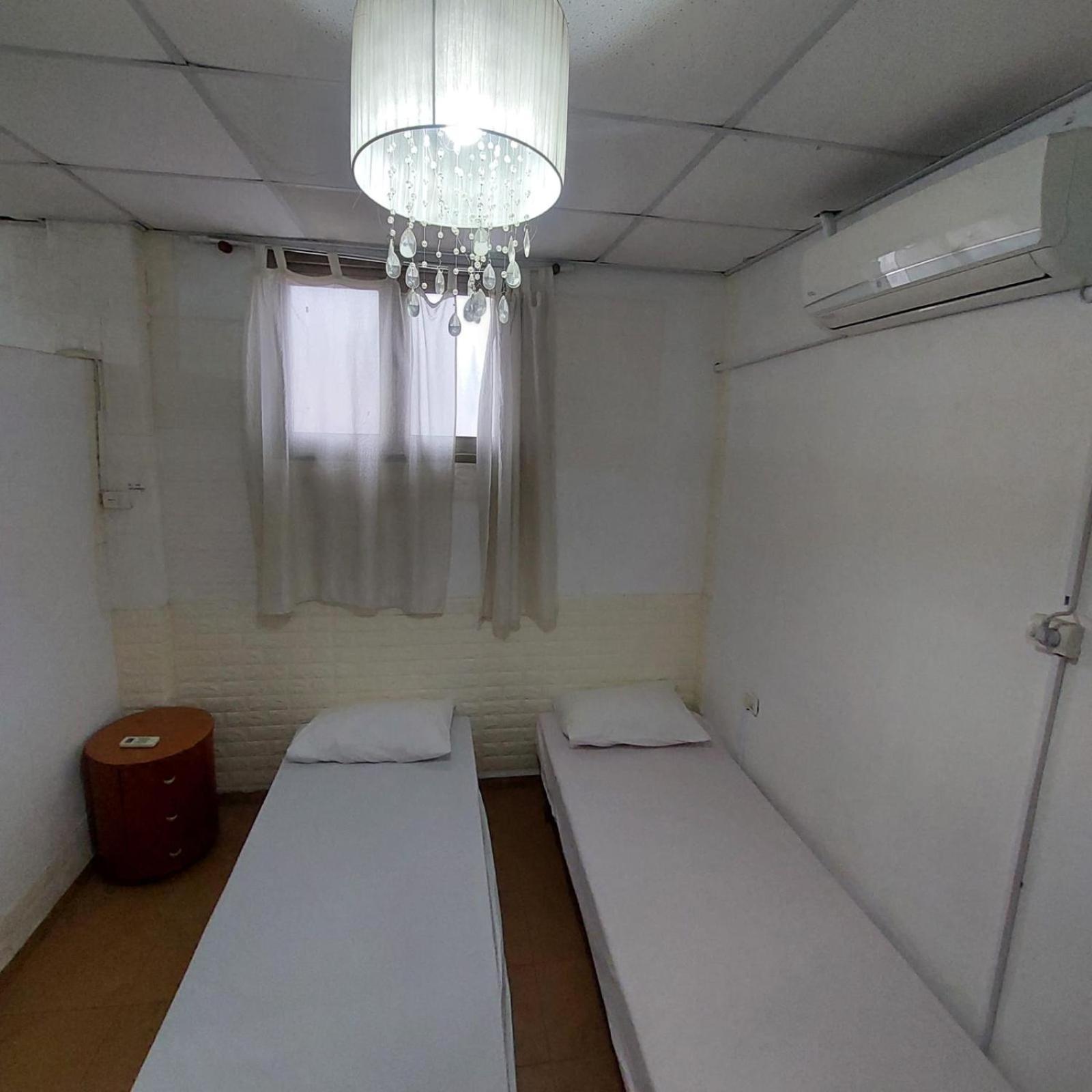 Star Guest- House Hotel Or Yehuda Екстериор снимка